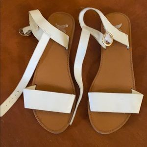 White flat sandals size 7